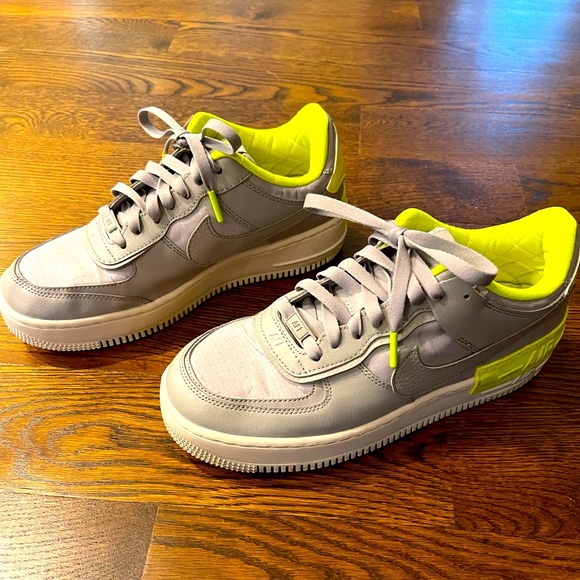 jordan 1s pink and white